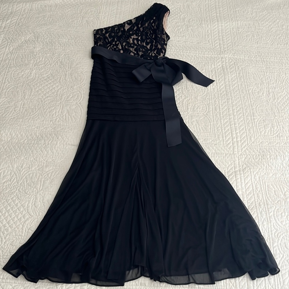 Betsy & Adams petite gown